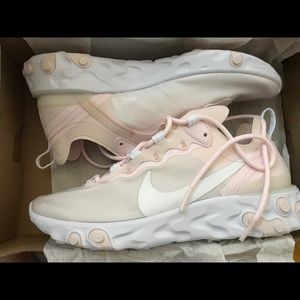 NIKE React Element 55